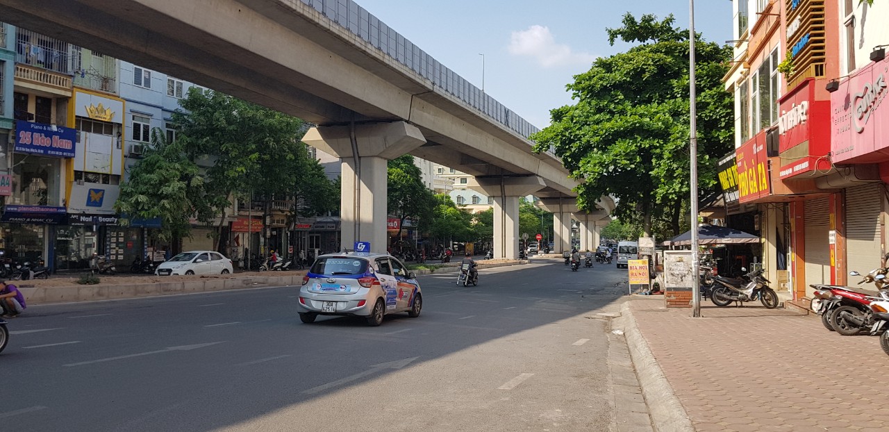 Bán đất mặt phố Phạm Văn Đồng, Cầu Giấy: Diện tích 152m2, mặt tiền 9.3m, SĐCC